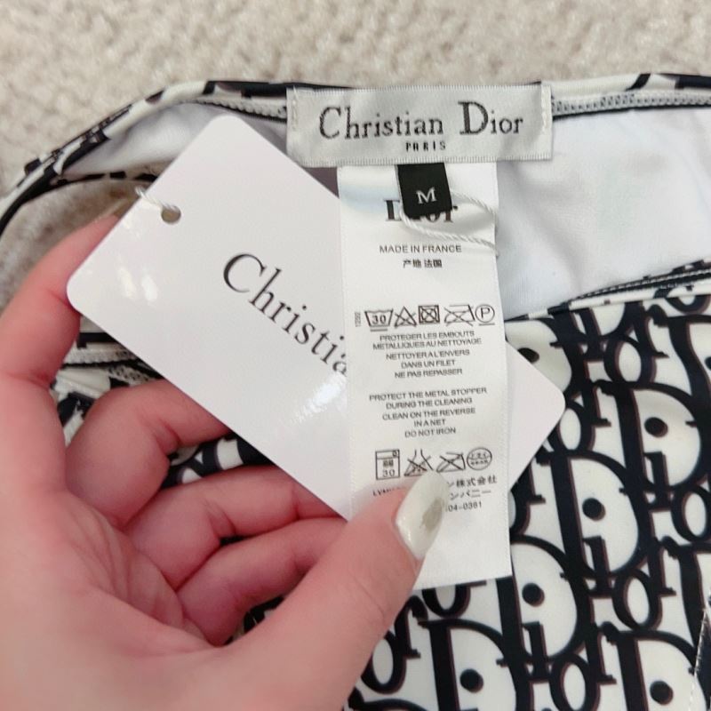 CHRISTIAN DIOR